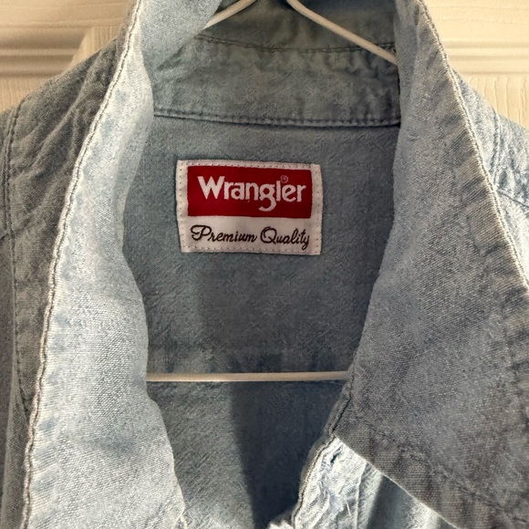 Wrangler Light Denim Shirt - Picture 5 of 6